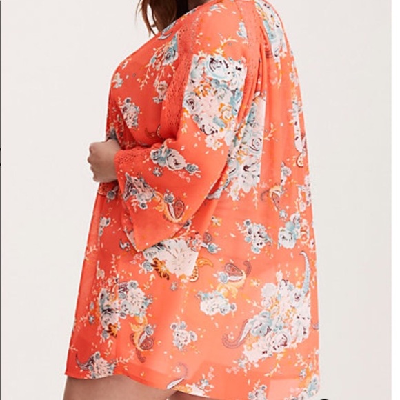 Torrid Floral Lace Inset Kimono - Picture 2 of 4